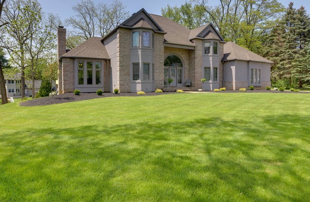 Spacious Refuge w/Private Pool & Outdoor Bar!