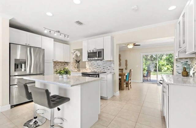 Spacious Relaxing Pool Home Huge Fenced-In Yard