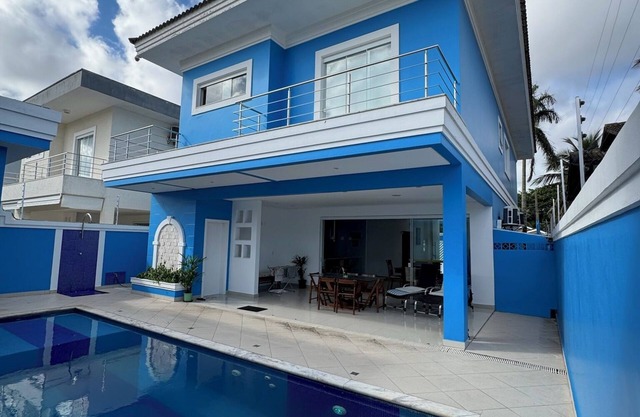 Spacious Residence with Pool in Praia do Mar Casado/Pernambuco Guarujá