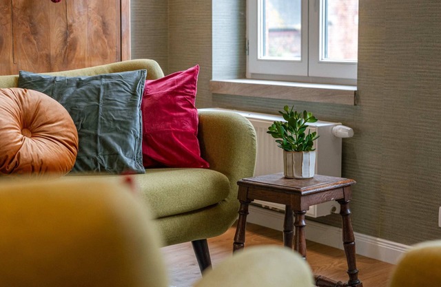 Spacious Retreat for 10 Guests in Oedelem