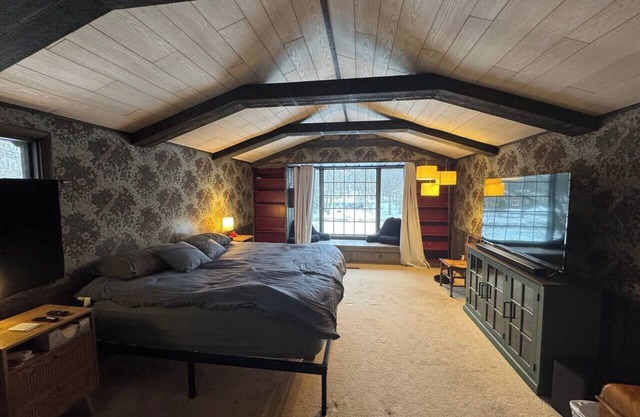 Spacious Riverfront Retreat