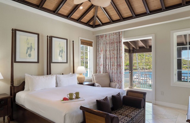 Spacious Room with Balcony for Seaside Relaxation & Romantic Escapes