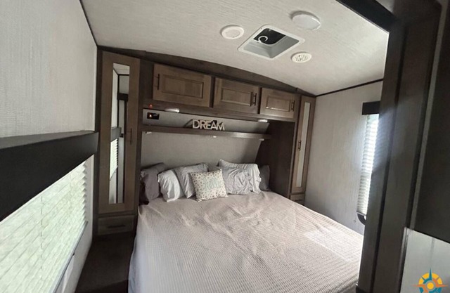 Spacious RV w/3BD Setup Toy Hauler Torquinantor Experience @ KHP