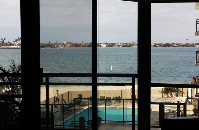 Spacious Sail Bay View Condo