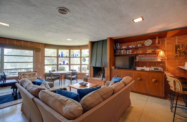 Spacious San Antonio Home ~ 5 Mi to Downtown!
