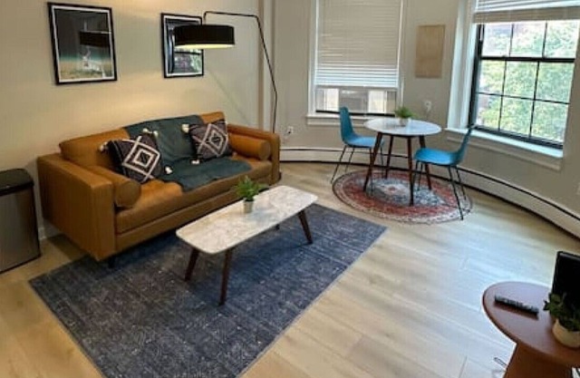 Spacious Studio! | Back Bay