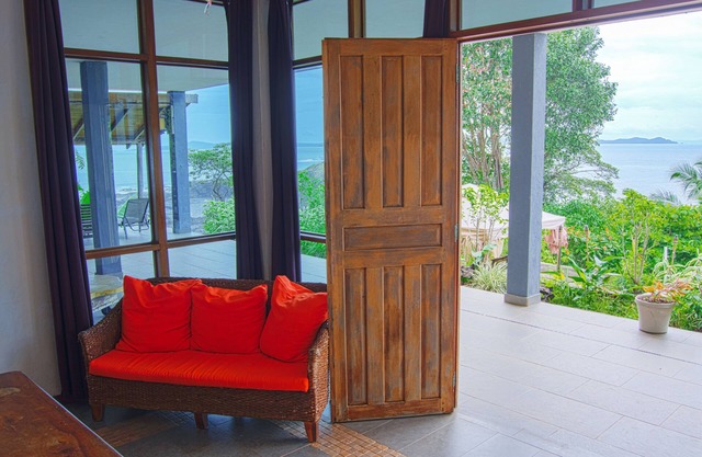 Spacious studio with ocean view | Beachfront Boutique Hotel | pool & restaurant