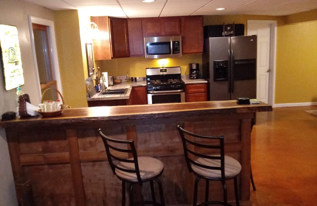 Spacious suite in Country setting