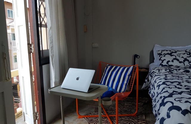 Spacious House for Group, MAX 8 Guests - Near BKK Airport, 25mins to Downtown