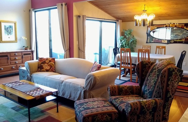Spacious Townhouse Steps from the Beach in Oceanfront Property