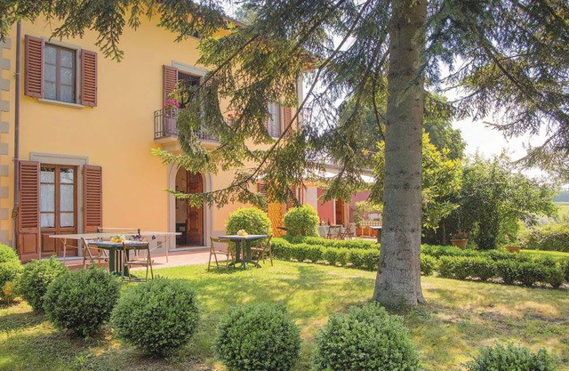 Spacious Tuscan Villa with private pool