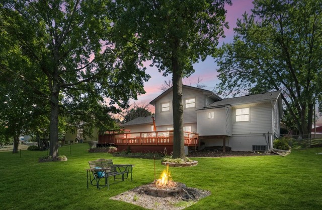 Spacious updated home minutes from Airport and DT!