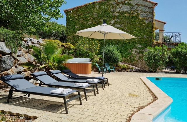 Spacious villa with private pool in Caunes
