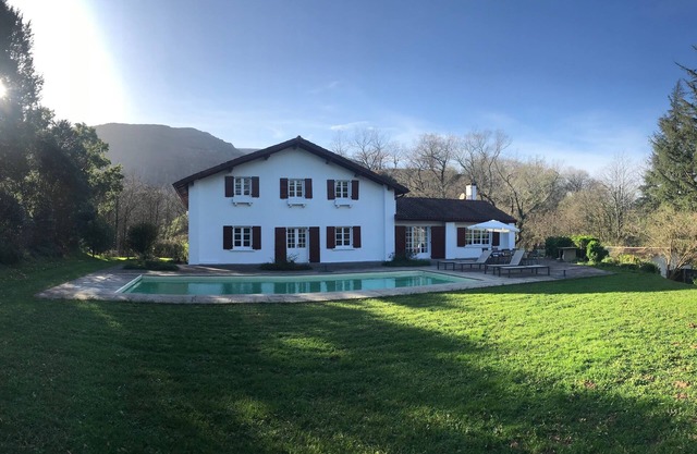 Spacious villa in the heart of the basque country ITXASSOU