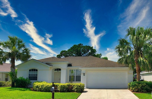 Spacious villa with 4 bedrooms, 3 bathrooms and a fantastic pool area