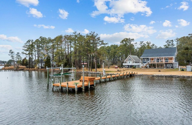 Spacious waterfront home w/dock, kayaks, paddleboards, cornhole & more!