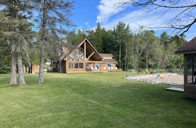 Spacious Waterfront Home in Hessel - Perfect for large families! Pet Friendly.