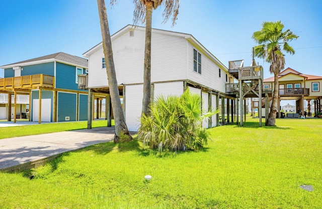 Spacious well decorated Beach Bungalow with view of the beach