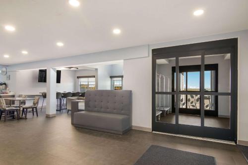 Spark by Hilton Clarion