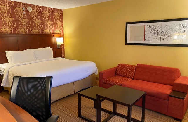 Spark by Hiton Bettendorf Quad Cities