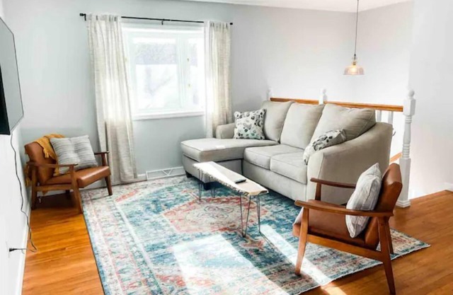 Sparkling Clean Saratoga home near SPAC & Track Pets