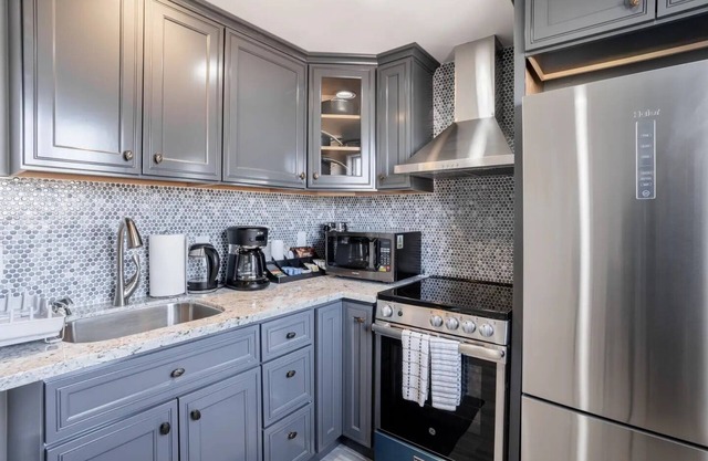 ★ Sparkling Clean Newly Built Luxury Guest Suite Near SF, SFO, BART & Beach