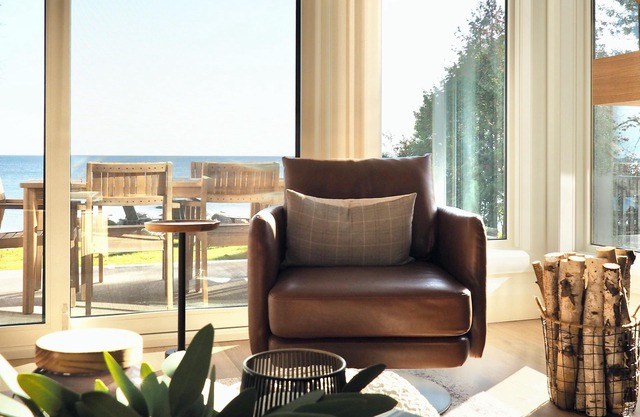 Sparrow Cottage on the Bay — Modern Waterfront Retreat in Meaford, Ontario