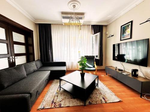 Spatious Modern Apartment 4BR, 4ACs, 3 min walk from Taksim