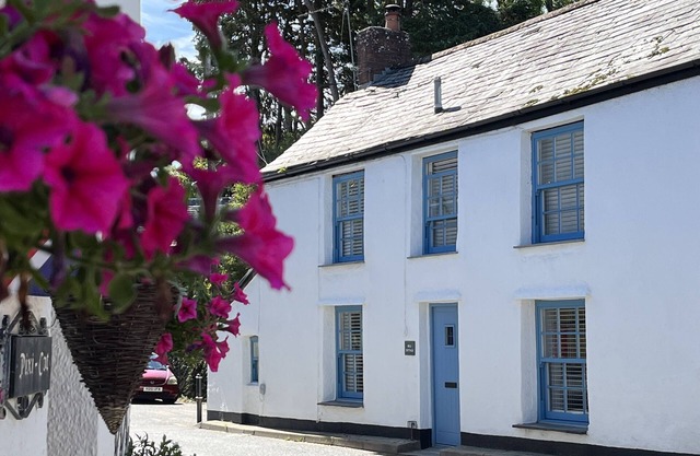 Special Offer-looking for a 2 night break? Bell Cottage, St Teath, sleeps 4+dogs