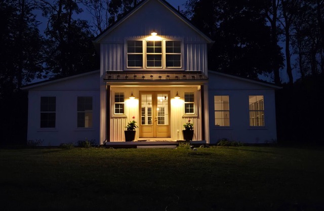 Spectacular 2BR/2BA private peaceful cottage - minutes from downtown Lititz.