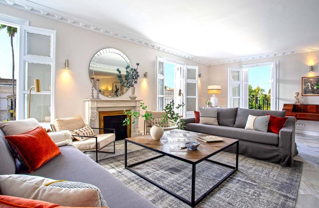Spectacular 4BD apartment near Alcazar. San Fernando