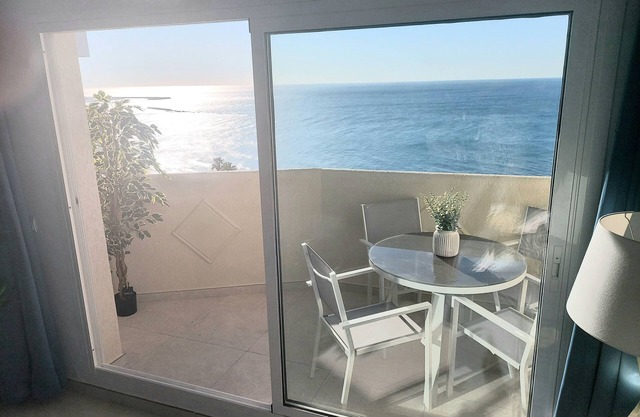 Spectacular. Facing the sea. 5 pools. 2 terraces.