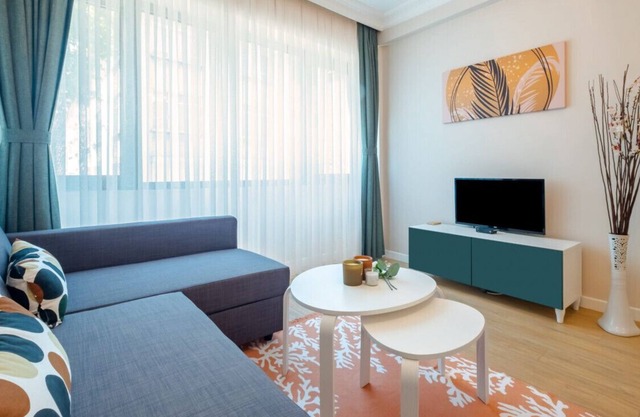Spectacular Flat near Bull Statue in Kadikoy