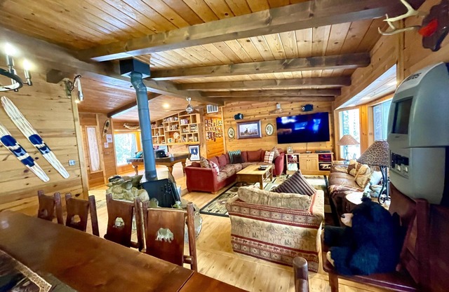 Spectacular Mountain Home: Near Heavenly, Tahoe Rim Trail, Family Friendly, 10