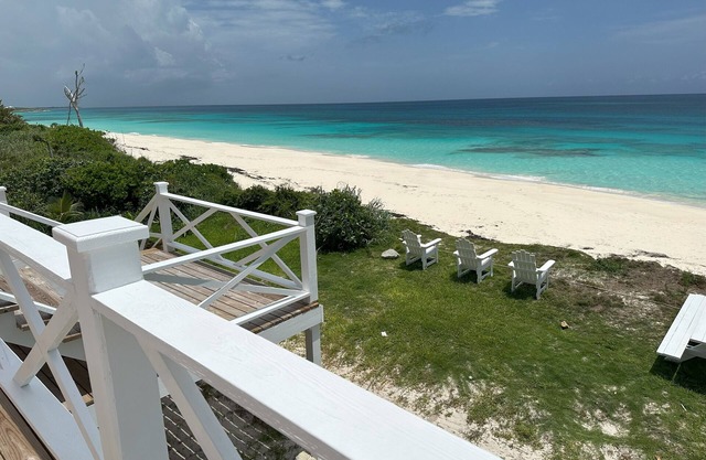 SPECTACULAR NEW 4-BR, 3-BA on the BEST BEACH! - King Beds- 10% off weekly rental