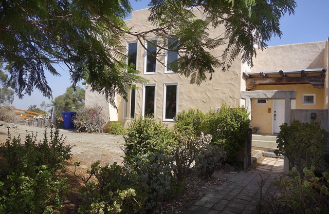 Spectacular, quiet Spanish house with great valley views!