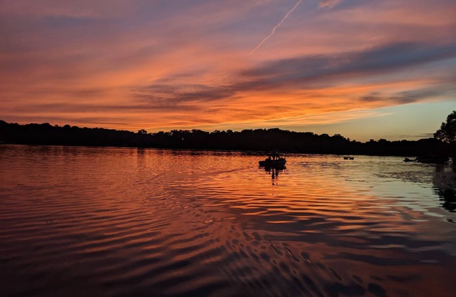 Spectacular Sunsets on Premier Lake Sylvia