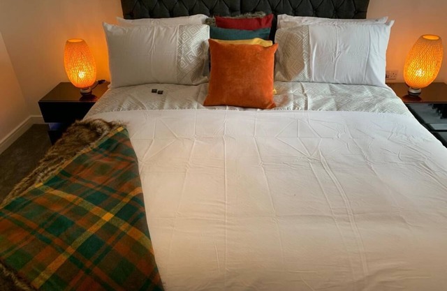 Spectacularly furnished two bed flat with balcony