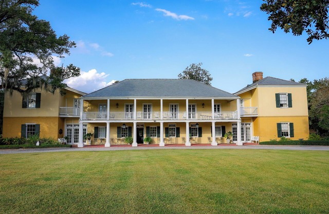 Spend the night in one of the South's oldest historic homes!