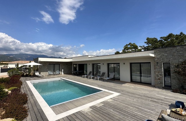 Splendid new architect-designed villa