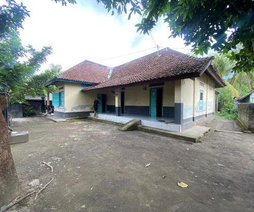 SPOT ON 93441 Gians Homestay Near SMKN 2 Kuripan