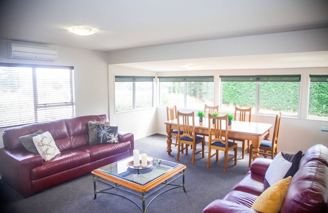 Springbank MountainView Apartment
