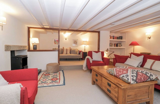 SPRINGFIELD, pet friendly, character holiday cottage in Kingsand