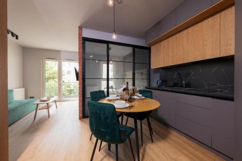Spychalskiego Apartment - Parking, Balcony - by Rentujemy