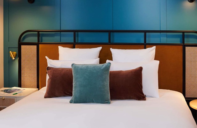 Square Lodge Hotel La Roche Sur Yon - Handwritten Collection