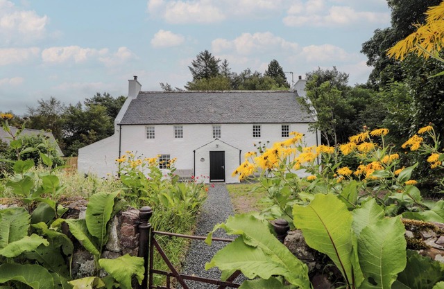 SRONDUBH, pet friendly, country holiday cottage in Poolewe