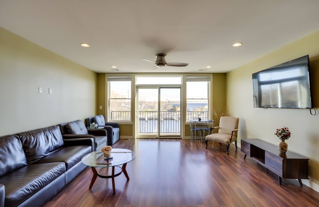 St Joseph Condo < 1 Mi to Beach & Downtown!
