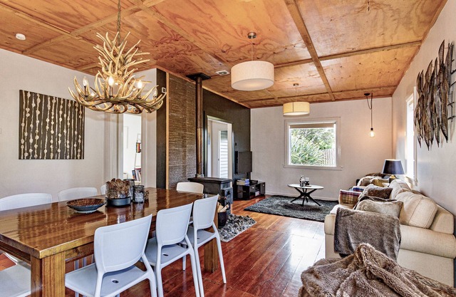 Stag & 3 Pigs - Ohakune Holiday Home