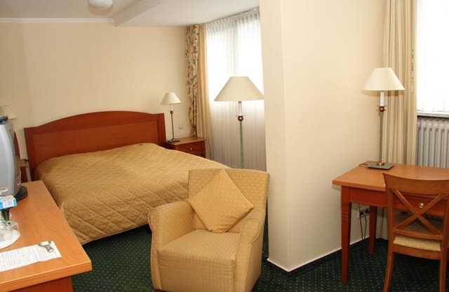 Standard Double Room - Hotel zur Post Waldbreitbach