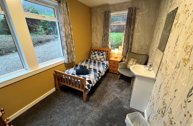 Standard-Single room-Shared Bathroom-Garden view